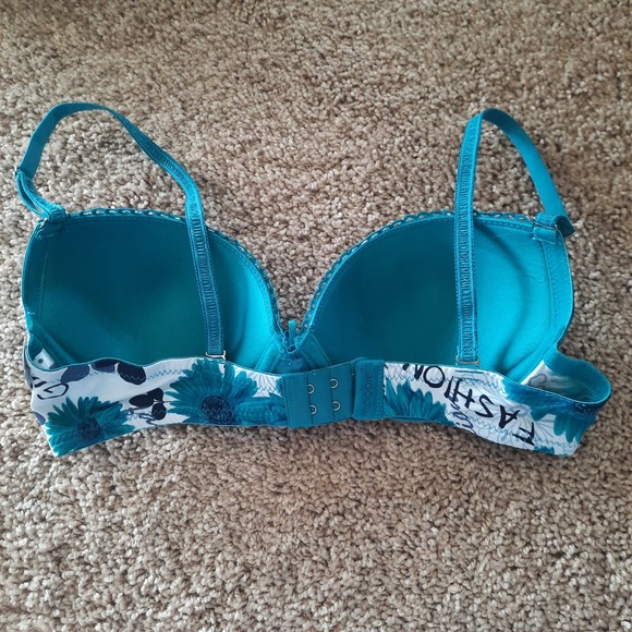 NWT Coobie 32 B Bra..  Padded Underwire, removable straps. - Picture 4 of 4
